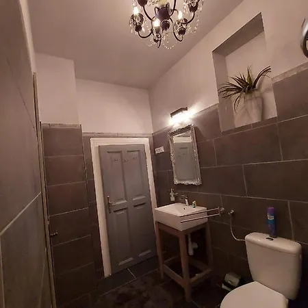 Semesterbostad Hamori Alom *