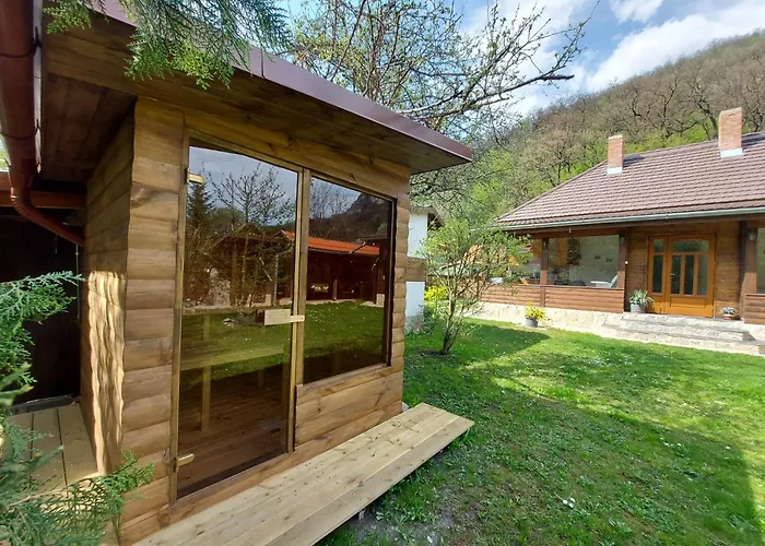 Hamori Alom בית נופש